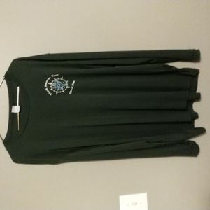 Long sleeve green top